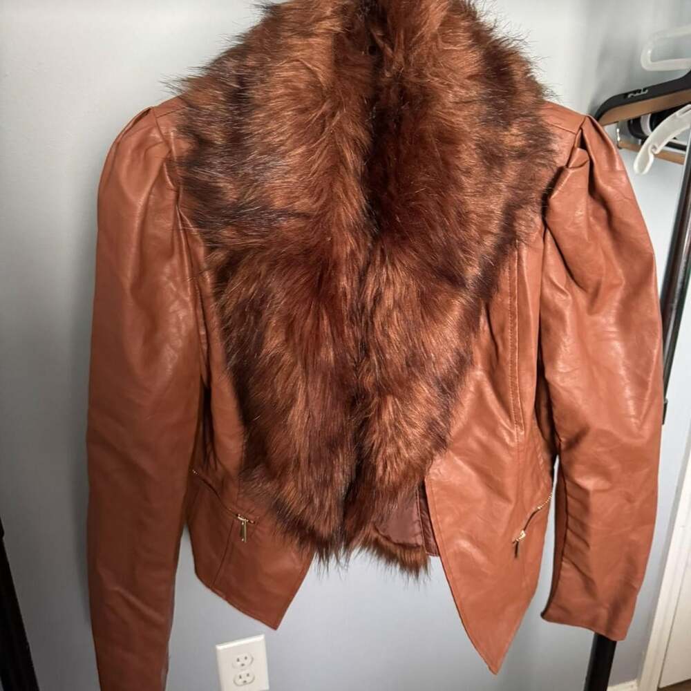 Haute Monde Faux Leather Jacket Size L Brown Fux Fur Collar NWT